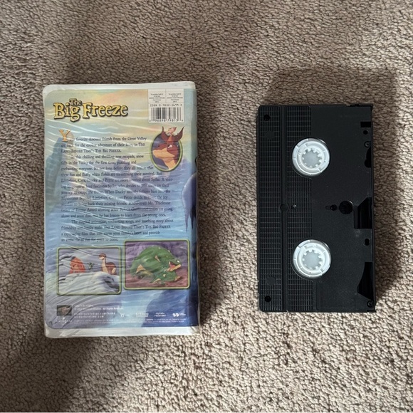 The Land Before Time: The Big Freeze VHS Tape - Picture 2 of 2